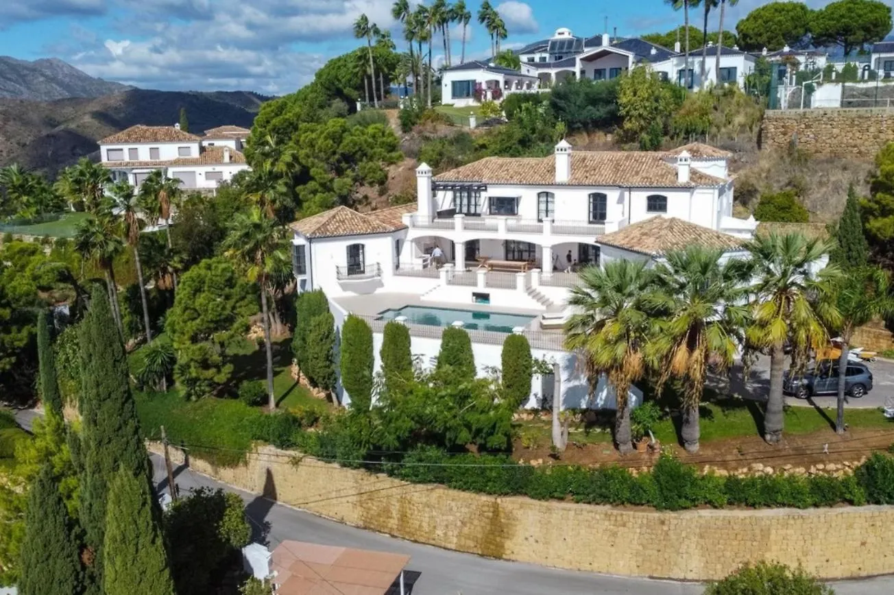 Villa Elegante Con Jardin Y Piscina Malaga