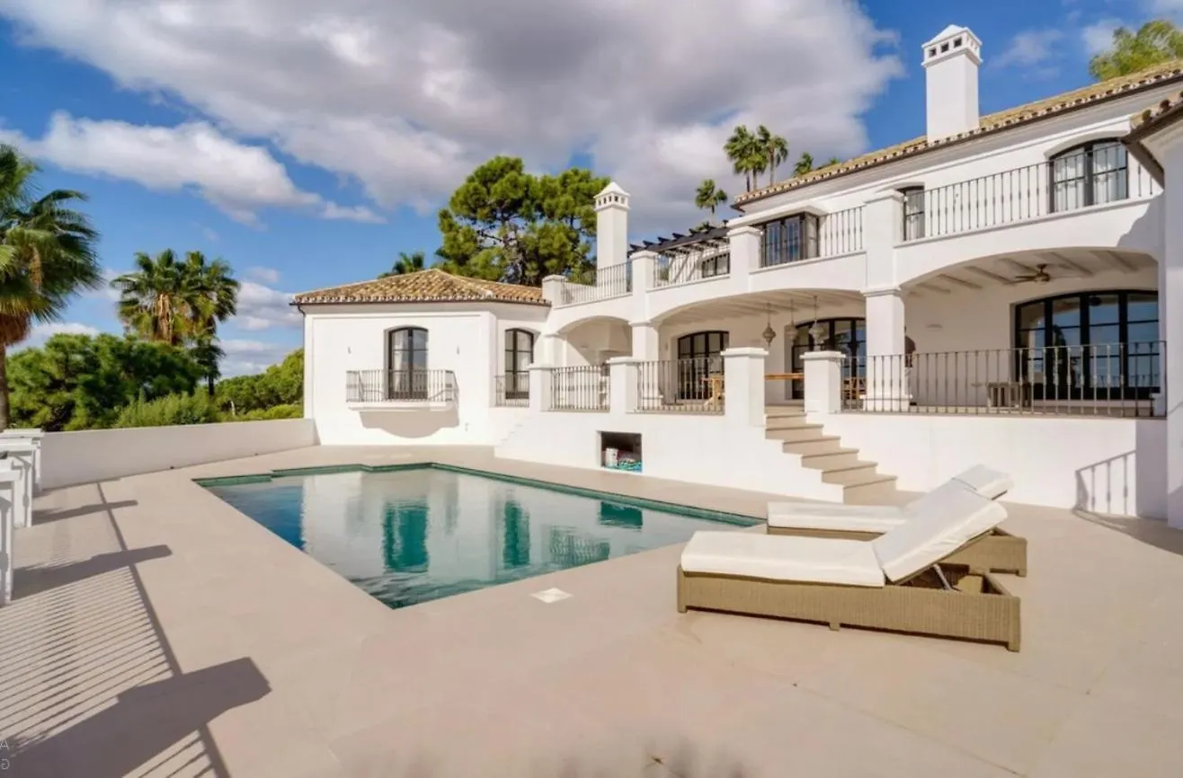 Villa Elegante Con Jardin Y Piscina Malaga